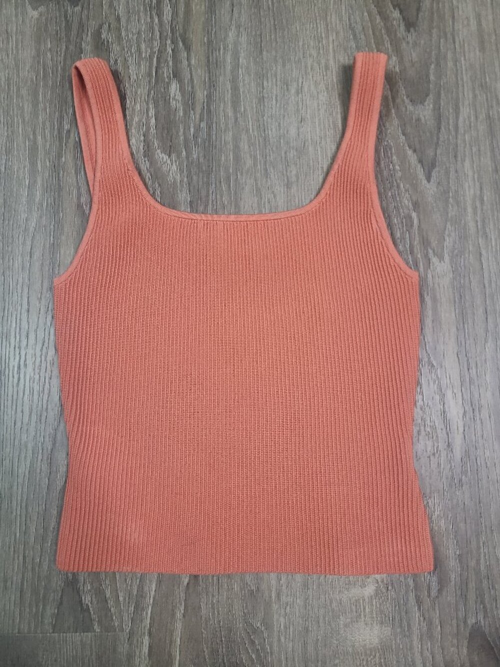 Aritzia Babaton Ribbed Compression Sculpt Knit Cropped Tank Top Coral - Size M